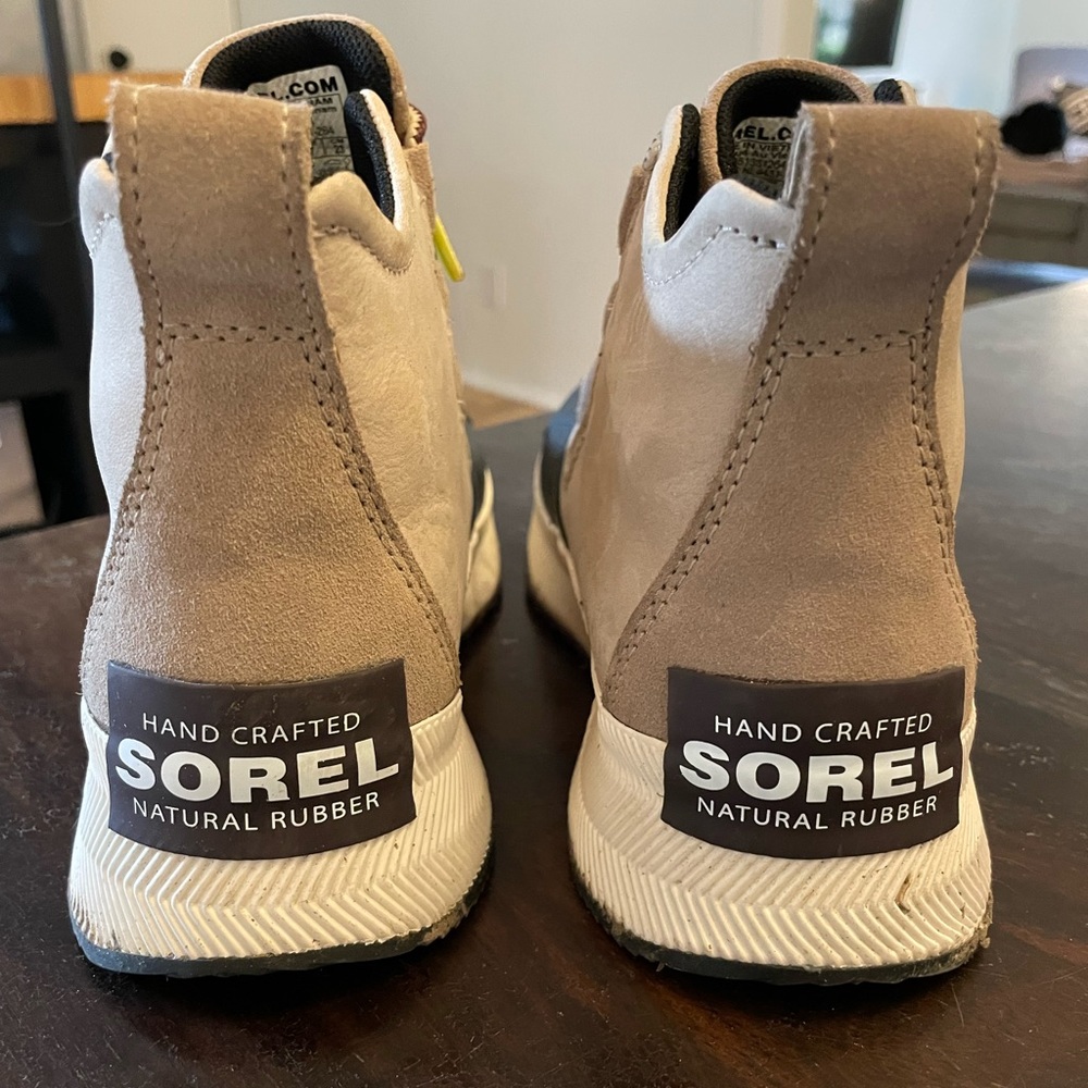 Sorel rain boots!